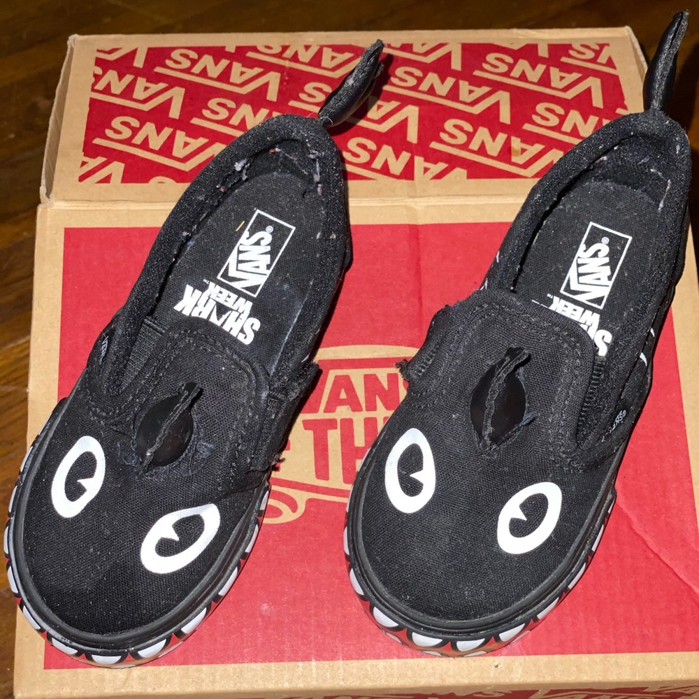 Vans x Shark Week Toddler 7